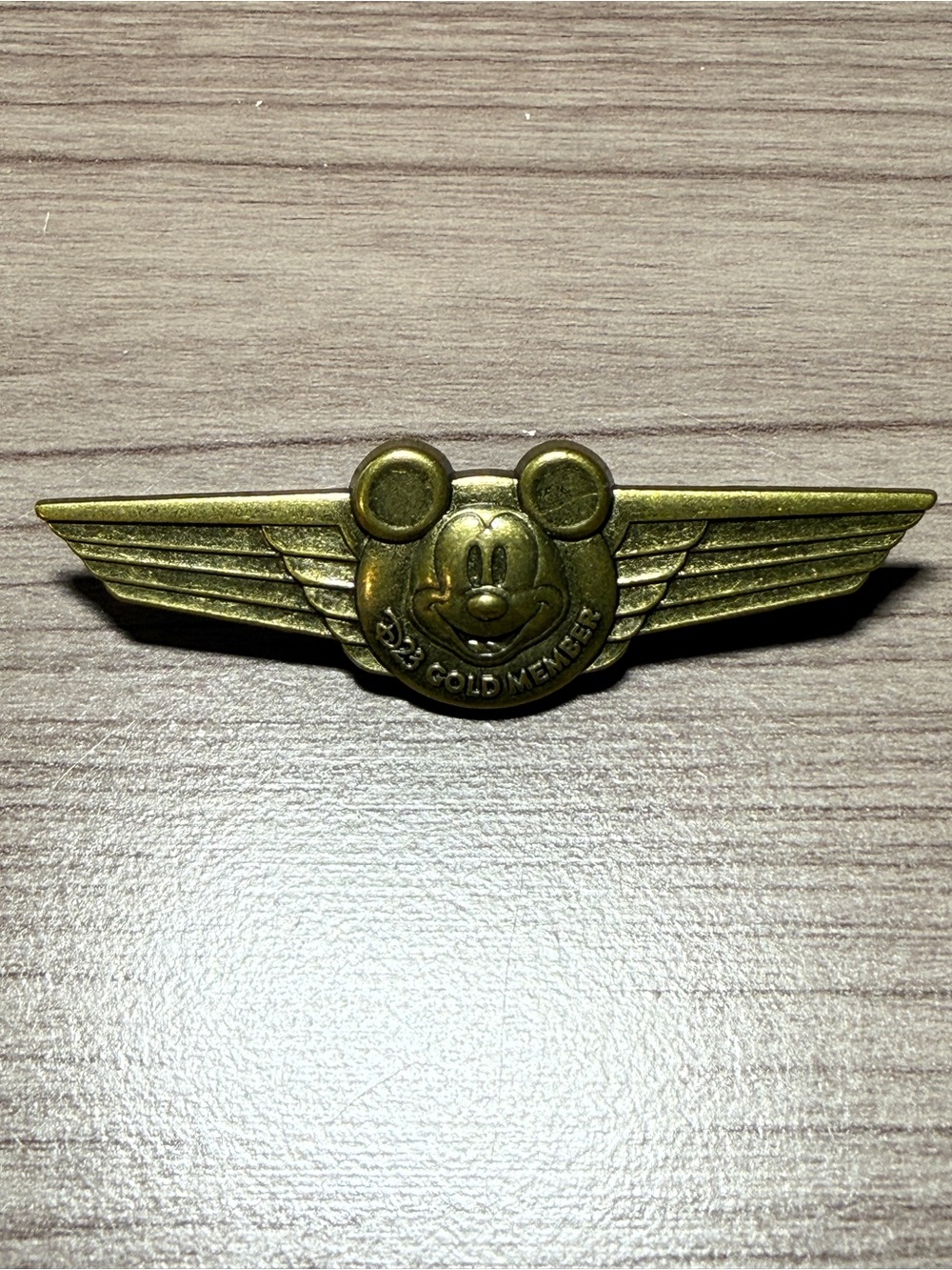 Disney Pins Mickey Mouse Gold Wings